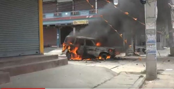 कोशी प्रदेश योजना आयोगको गाडीमा विद्यार्थीले लगाए आगो, विराटनगरमा तनाव
